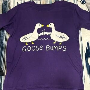 LUX BLK EXCLUSIVE GOOSE BUMPS Purple Cartoon PUN Graphic T-Shirt L